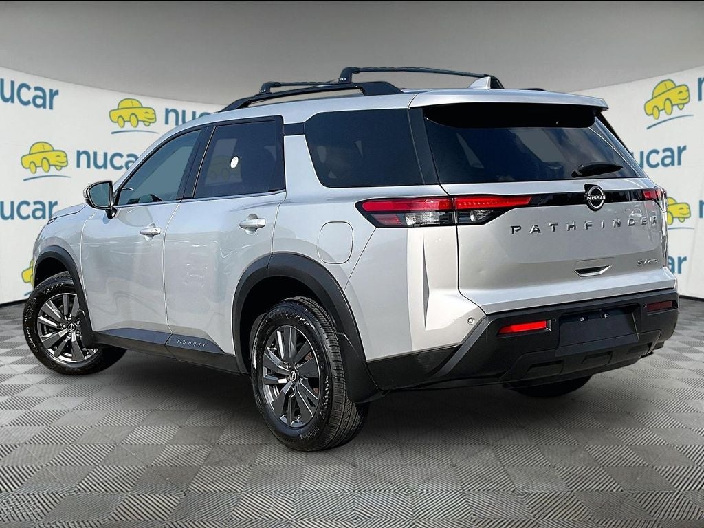 2023 Nissan Pathfinder SV