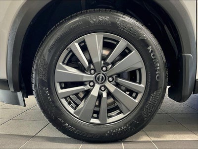 2023 Nissan Pathfinder SV