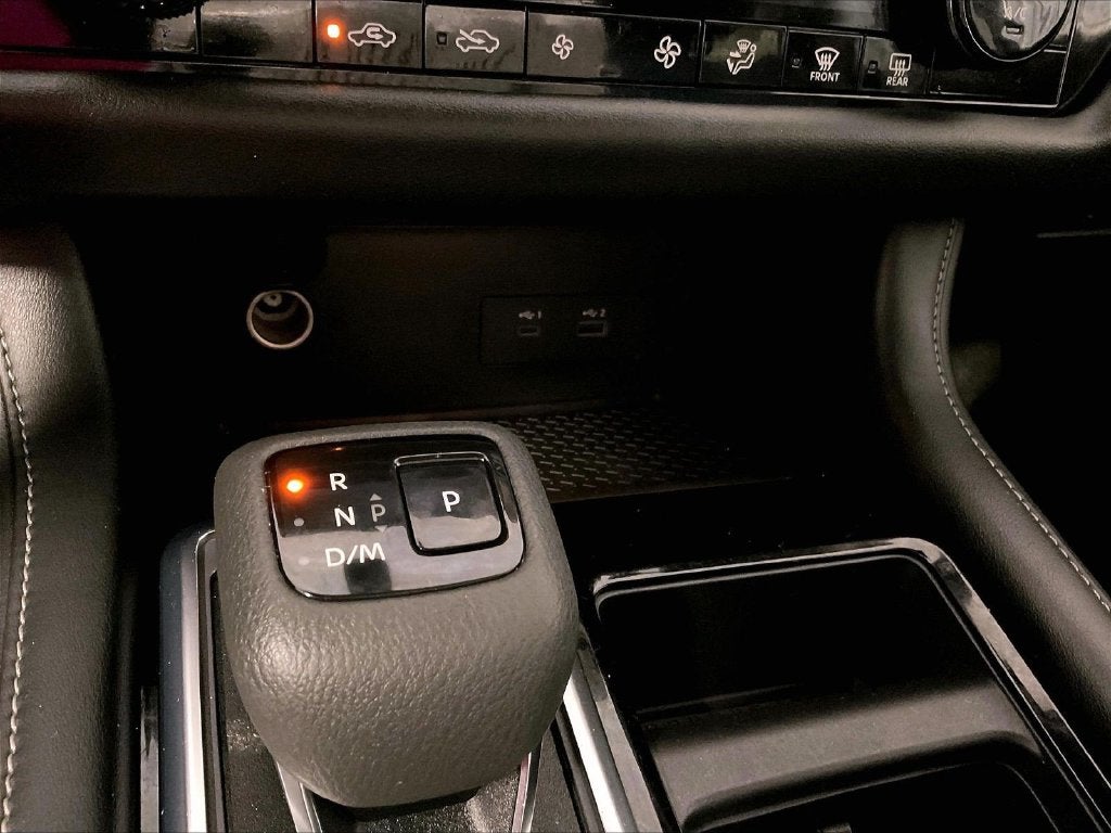 2024 Nissan Pathfinder SV