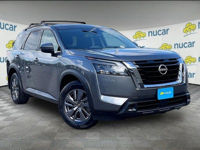 2023 Nissan Pathfinder SV