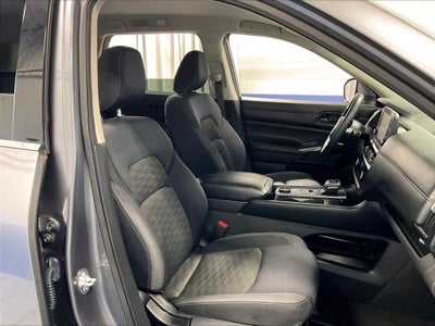 2023 Nissan Pathfinder SV