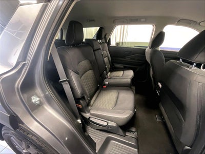 2023 Nissan Pathfinder SV