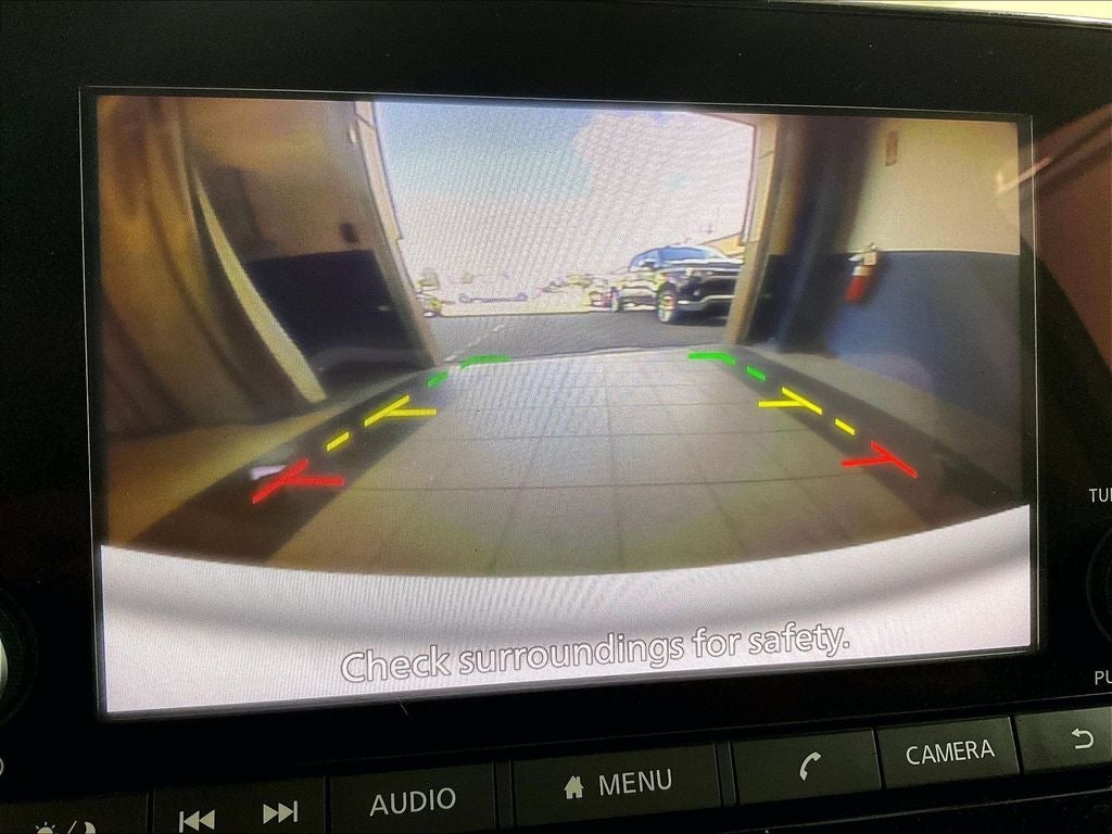 2023 Nissan Pathfinder SV