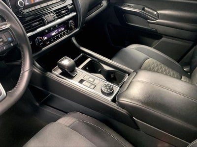 2023 Nissan Pathfinder SV
