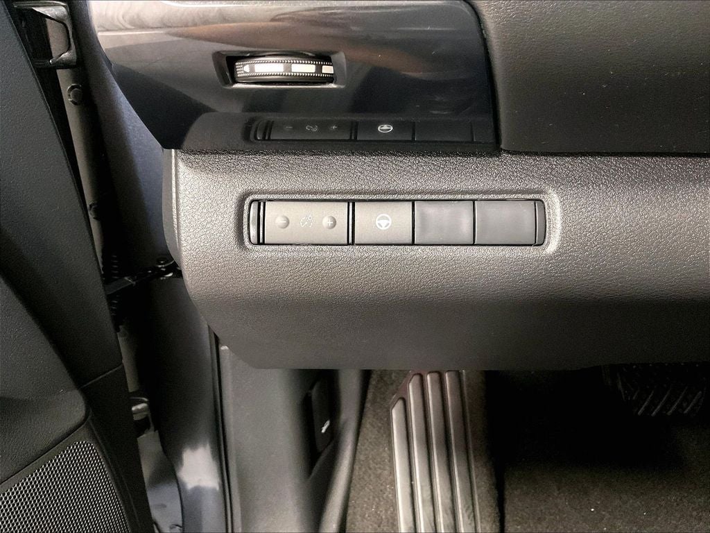 2023 Nissan Pathfinder SV