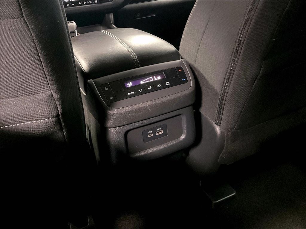 2023 Nissan Pathfinder SV
