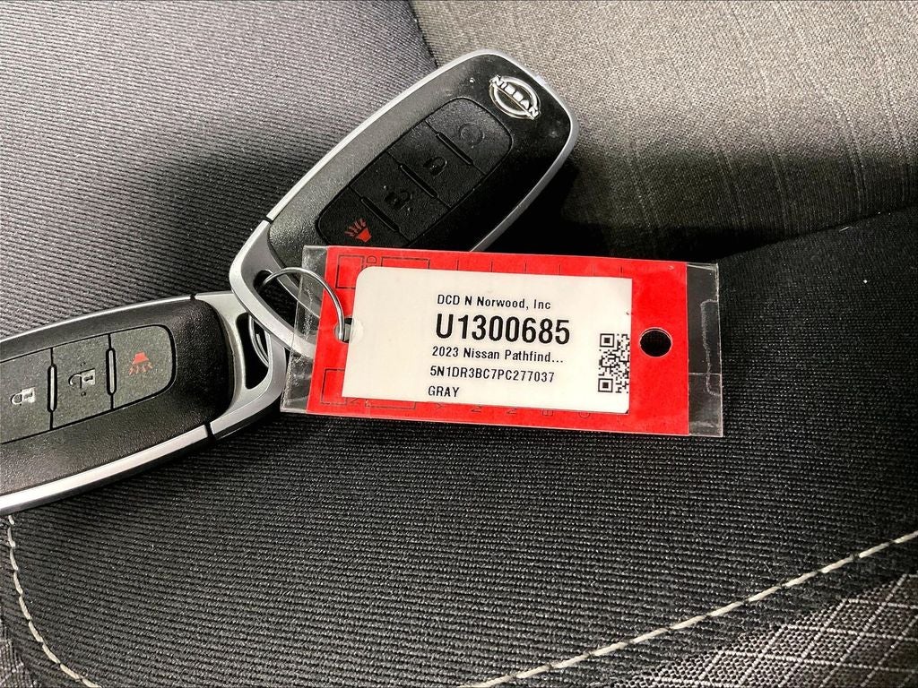 2023 Nissan Pathfinder SV