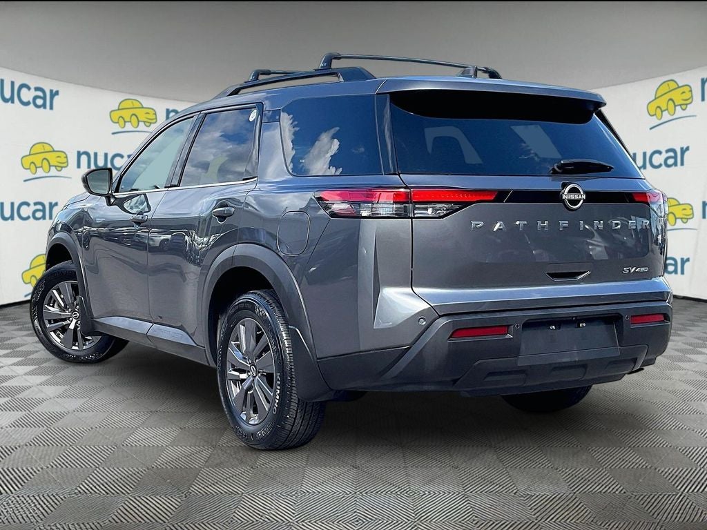 2023 Nissan Pathfinder SV