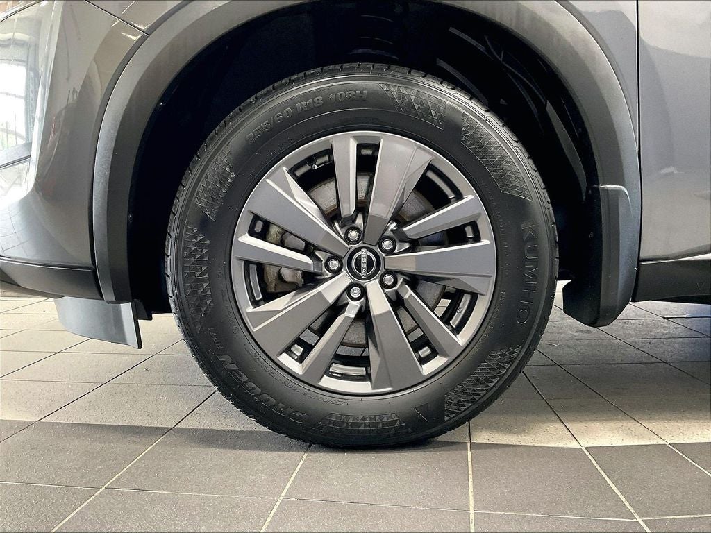 2023 Nissan Pathfinder SV