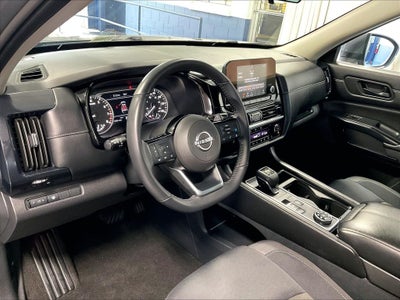 2023 Nissan Pathfinder SV