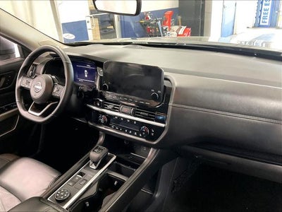 2025 Nissan Pathfinder Platinum 4WD