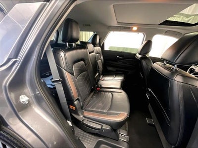 2025 Nissan Pathfinder Platinum 4WD