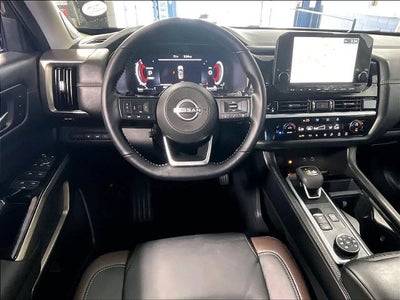 2025 Nissan Pathfinder Platinum 4WD