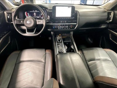 2025 Nissan Pathfinder Platinum 4WD