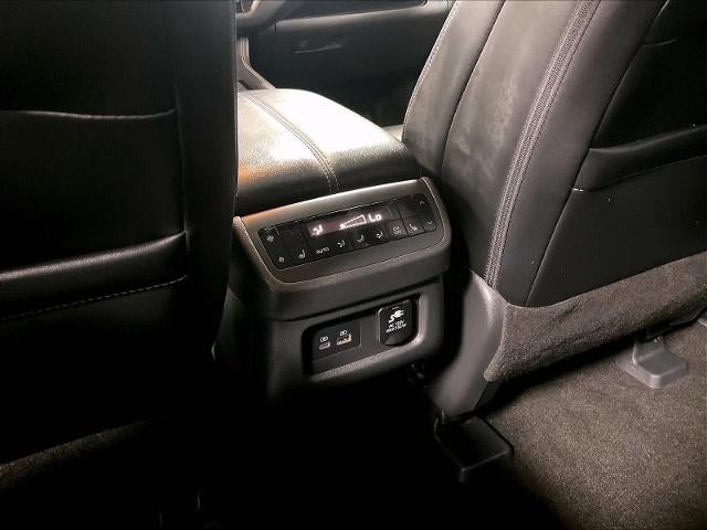 2025 Nissan Pathfinder Platinum 4WD