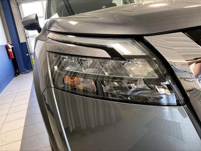 2025 Nissan Pathfinder Platinum 4WD