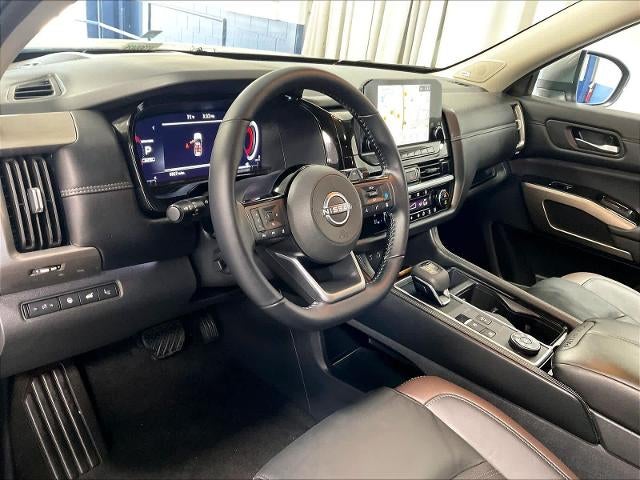 2025 Nissan Pathfinder Platinum 4WD