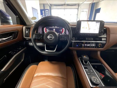 2023 Nissan Pathfinder Platinum