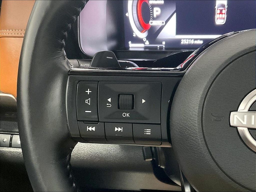 2023 Nissan Pathfinder Platinum