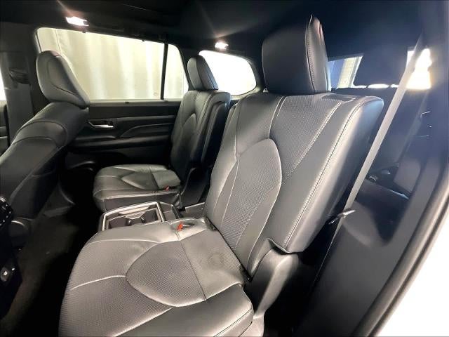 2025 Toyota Grand Highlander Hybrid Nightshade Edition AWD (Natl)