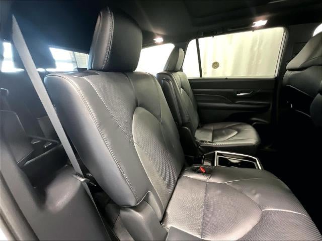 2025 Toyota Grand Highlander Hybrid Nightshade Edition AWD (Natl)