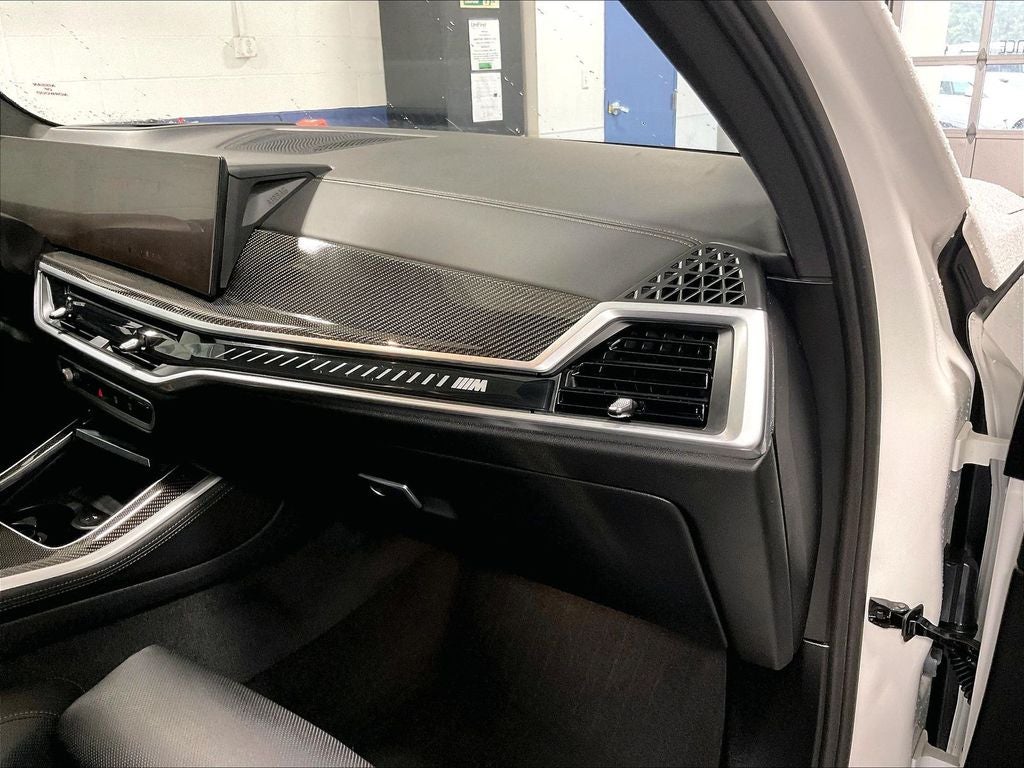 2025 BMW X5 M60i