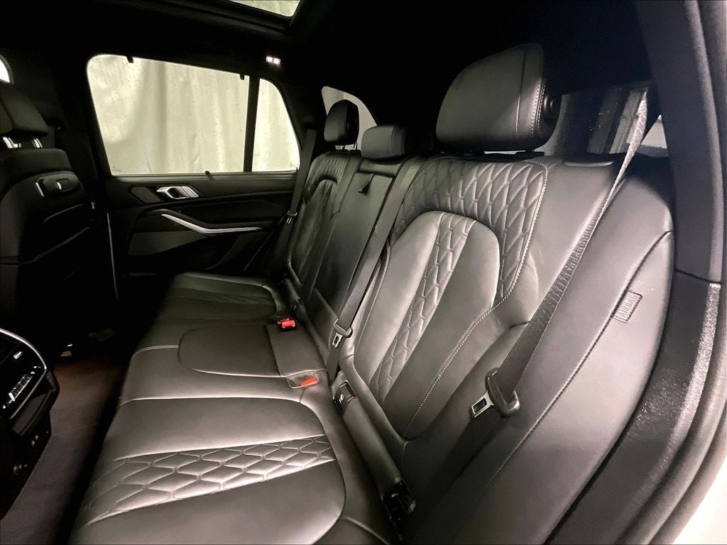 2025 BMW X5 M60i