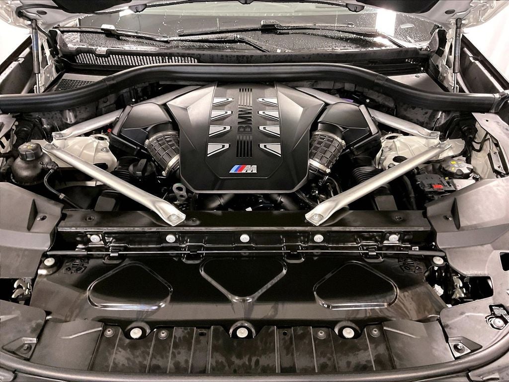 2025 BMW X5 M60i