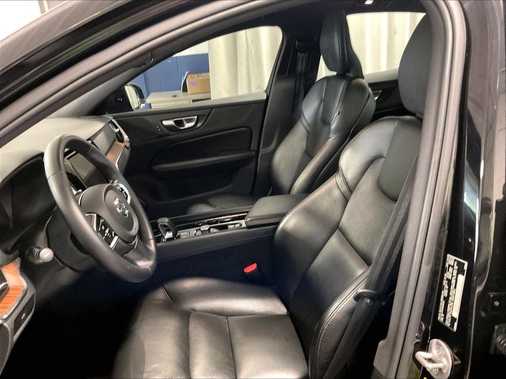 2023 Volvo S60 B5 Plus Black Edition