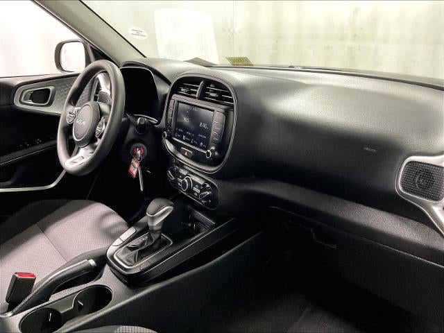2024 Kia Soul LX IVT