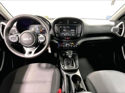 2024 Kia Soul LX IVT