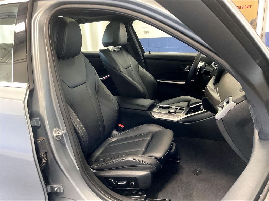 2025 BMW 3 Series 330i xDrive