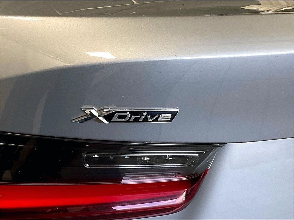 2025 BMW 3 Series 330i xDrive