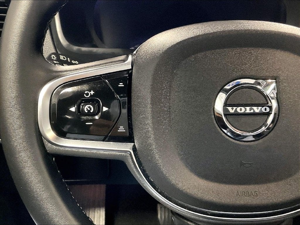 2024 Volvo XC90 B6 Plus Bright Theme