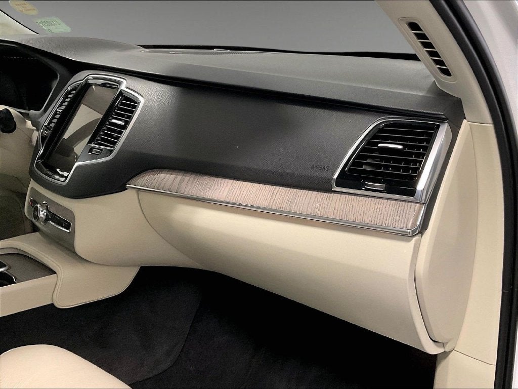 2024 Volvo XC90 B6 Plus Bright Theme