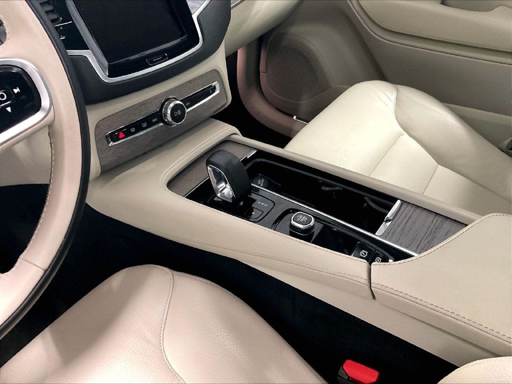 2024 Volvo XC90 B6 Plus Bright Theme