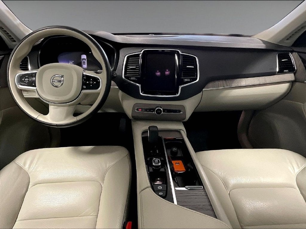 2024 Volvo XC90 B6 Plus Bright Theme