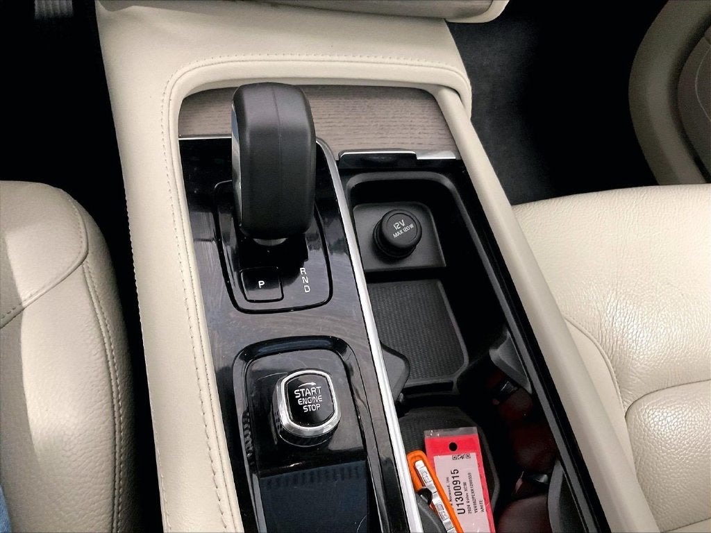 2024 Volvo XC90 B6 Plus Bright Theme