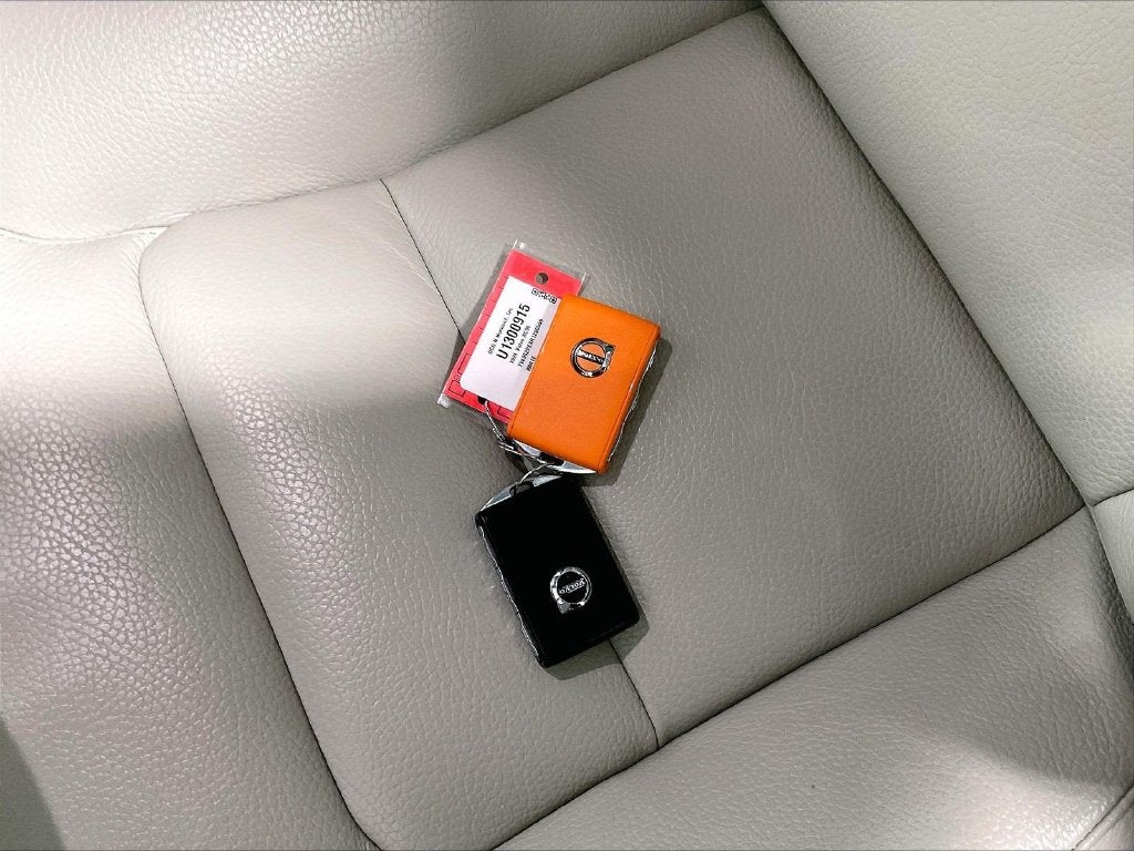 2024 Volvo XC90 B6 Plus Bright Theme