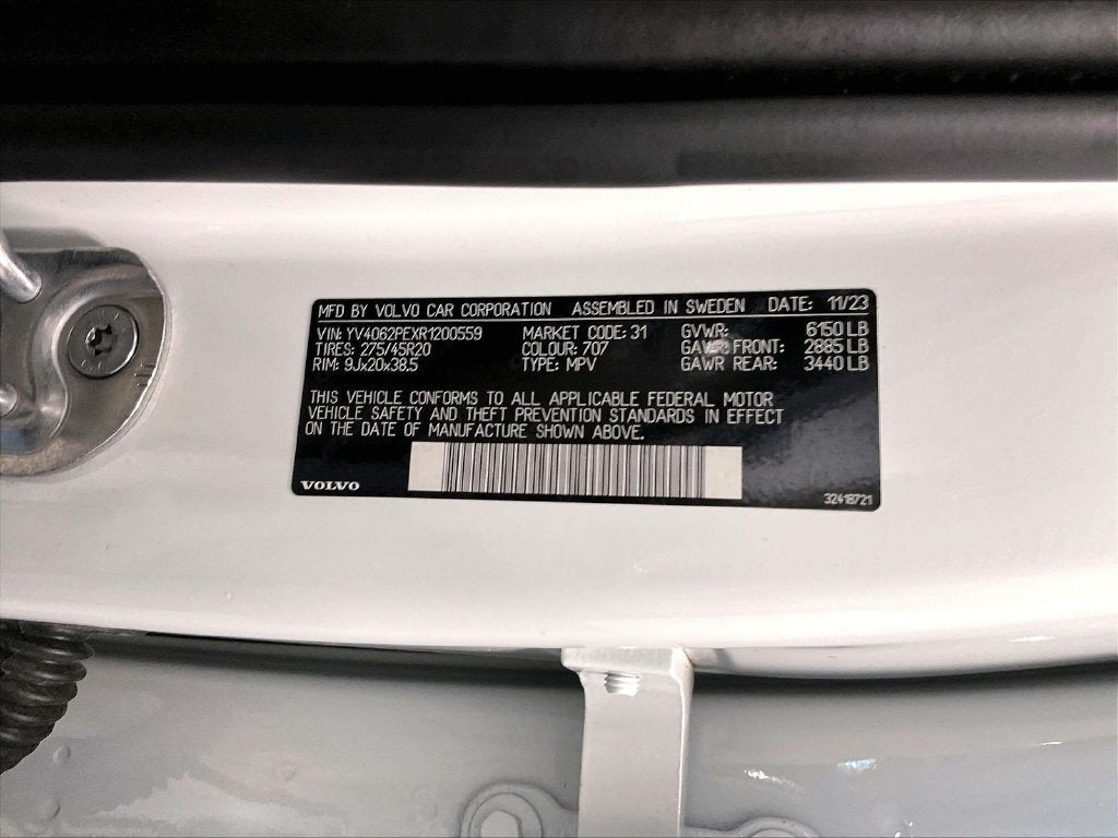 2024 Volvo XC90 B6 Plus Bright Theme