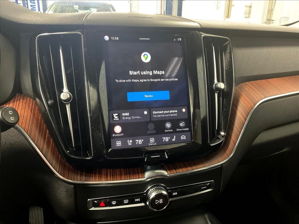 2024 Volvo XC60 B5 Plus Dark Theme