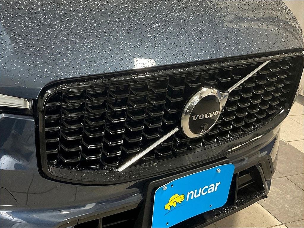 2024 Volvo XC60 B5 Plus Dark Theme