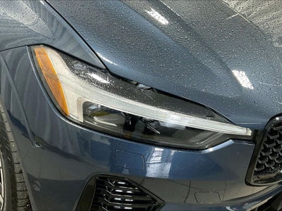 2024 Volvo XC60 B5 Plus Dark Theme