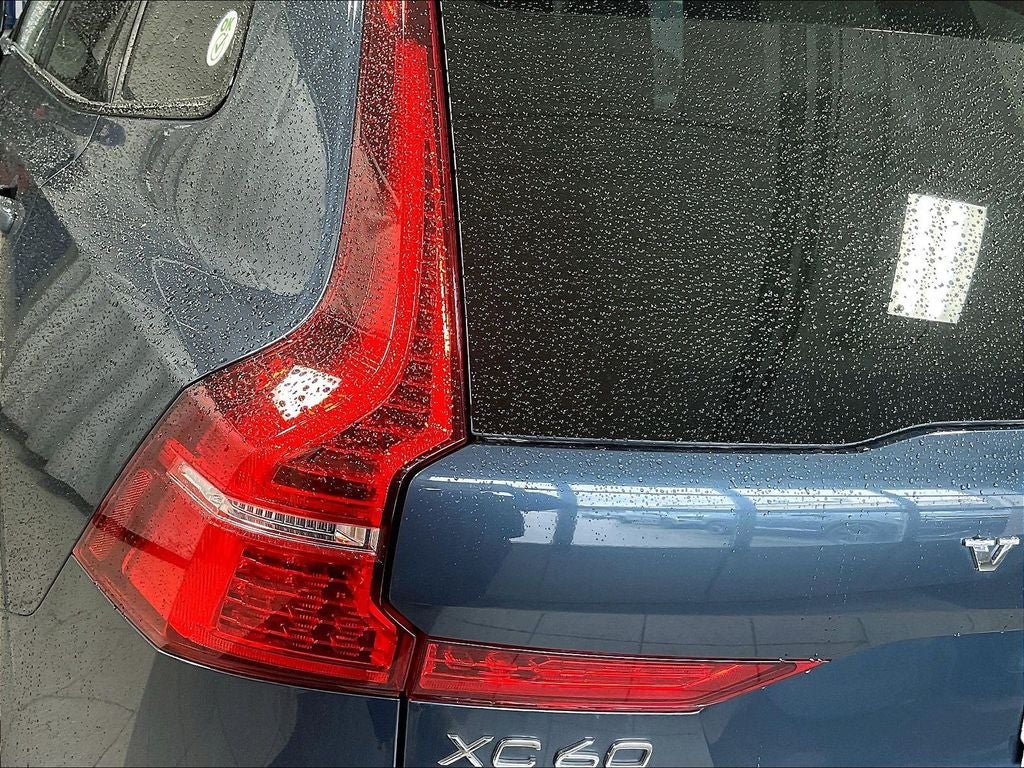 2024 Volvo XC60 B5 Plus Dark Theme