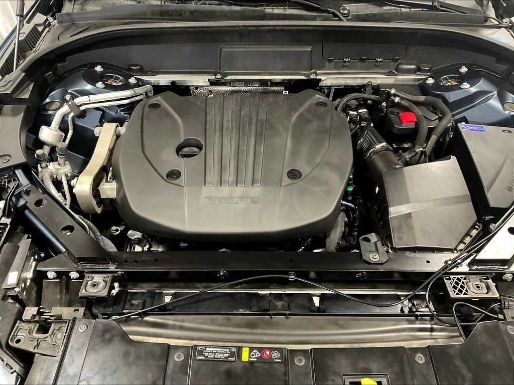 2024 Volvo XC60 B5 Plus Dark Theme
