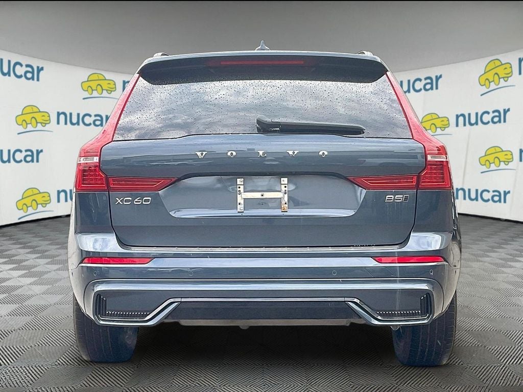 2024 Volvo XC60 B5 Plus Dark Theme