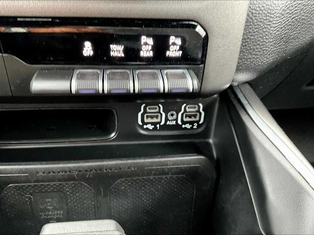 2021 RAM 1500 Laramie 4x4 Crew Cab 5'7" Box