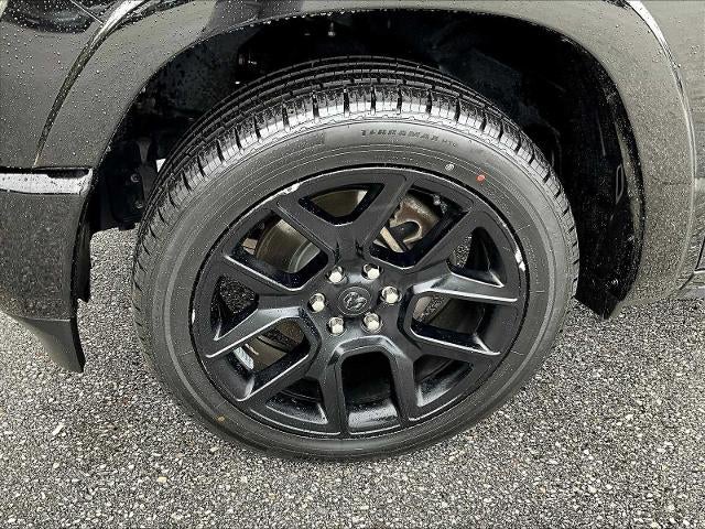 2021 RAM 1500 Laramie 4x4 Crew Cab 5'7" Box