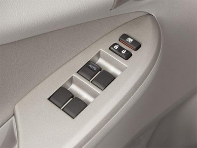 2013 Toyota Corolla 4dr Sdn Auto LE (Natl)