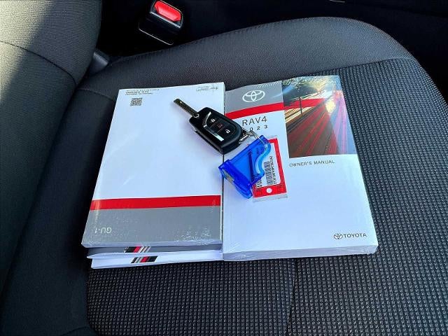 2023 Toyota RAV4 LE AWD (Natl)